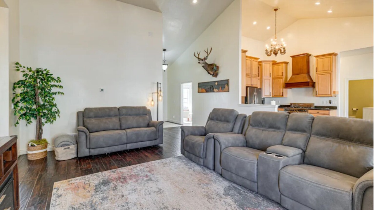Photo of Livingroom in Lapoint