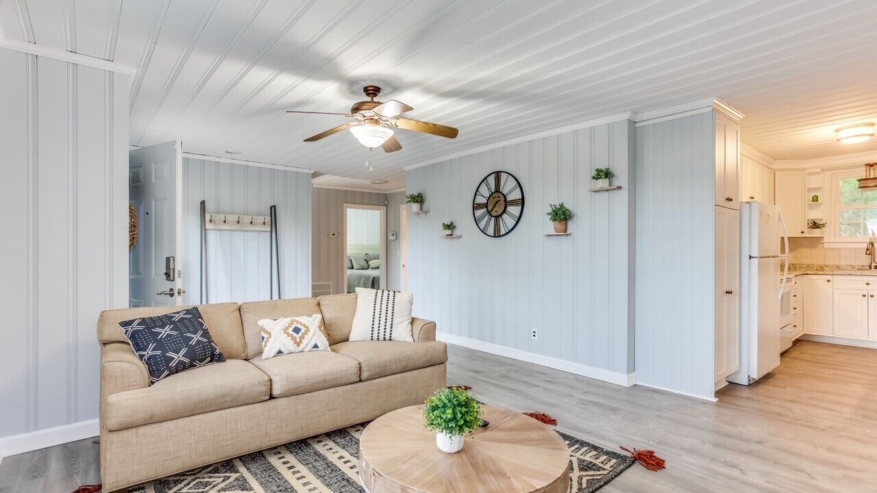 Photo of Livingroom in Longs