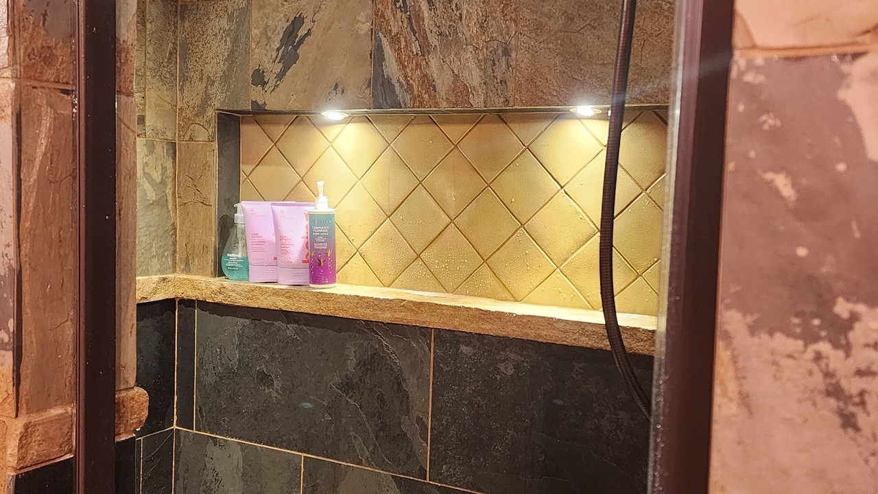 Photo of Bathroom in Saddlestring