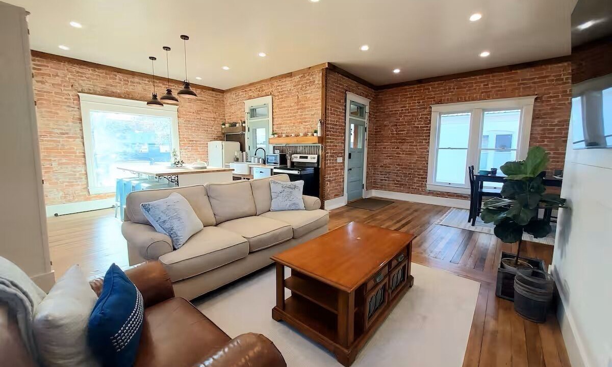 Photo of Livingroom in Salmon