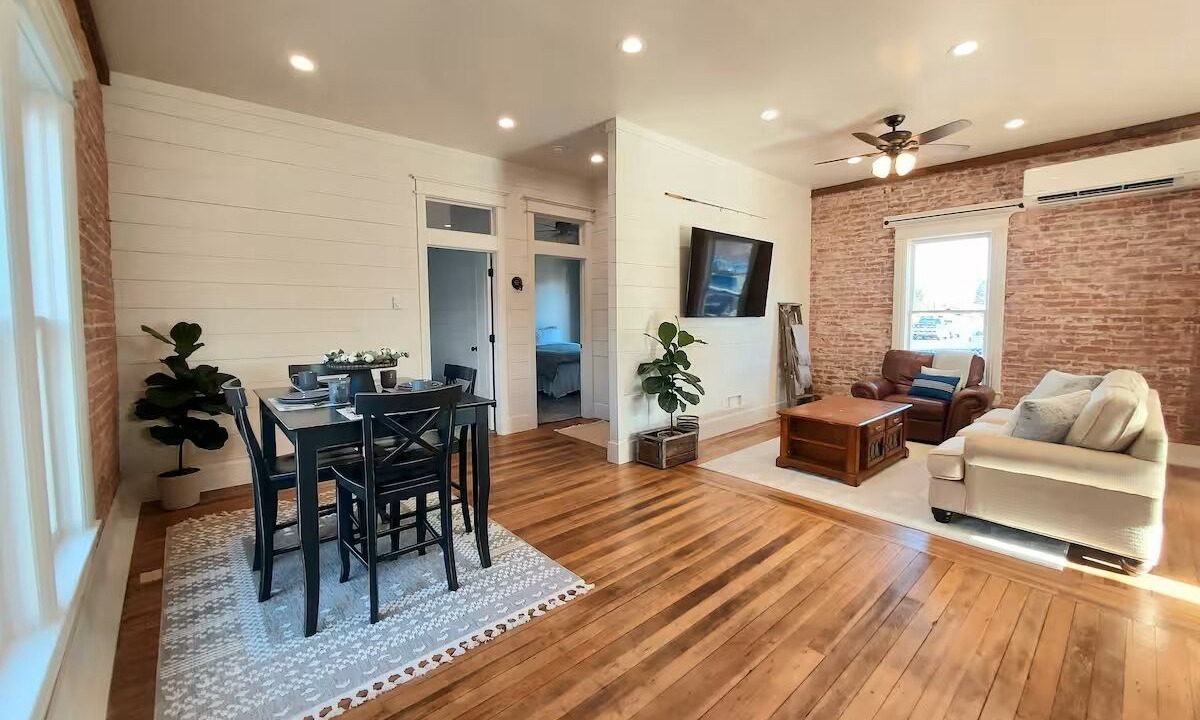 Photo of Livingroom in Salmon