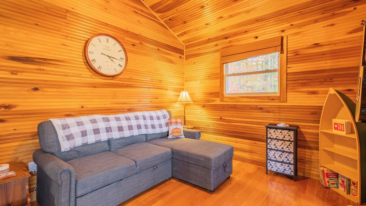 Photo of Livingroom in Primrose