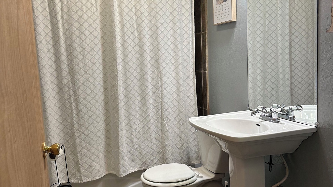 Photo of Bathroom in Central - Terry