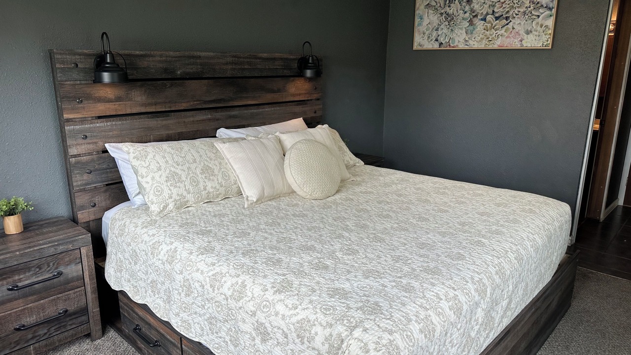 Photo of Bedroom in Central - Terry