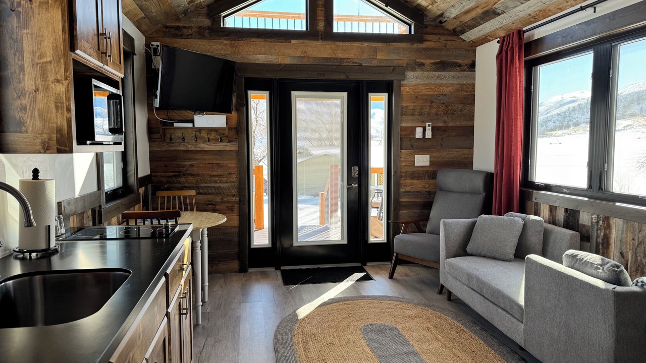 Photo of Livingroom in Salmon