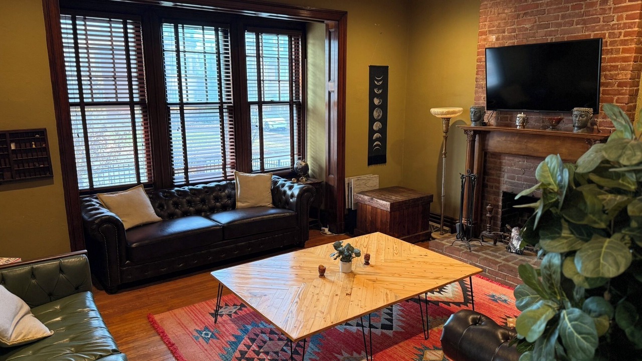Photo of Livingroom in Shadyside