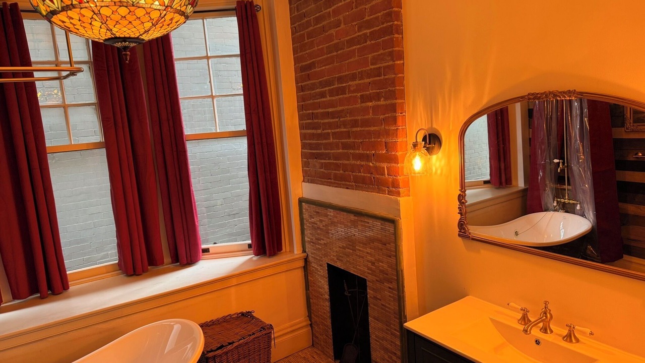 Photo of Bathroom in Shadyside