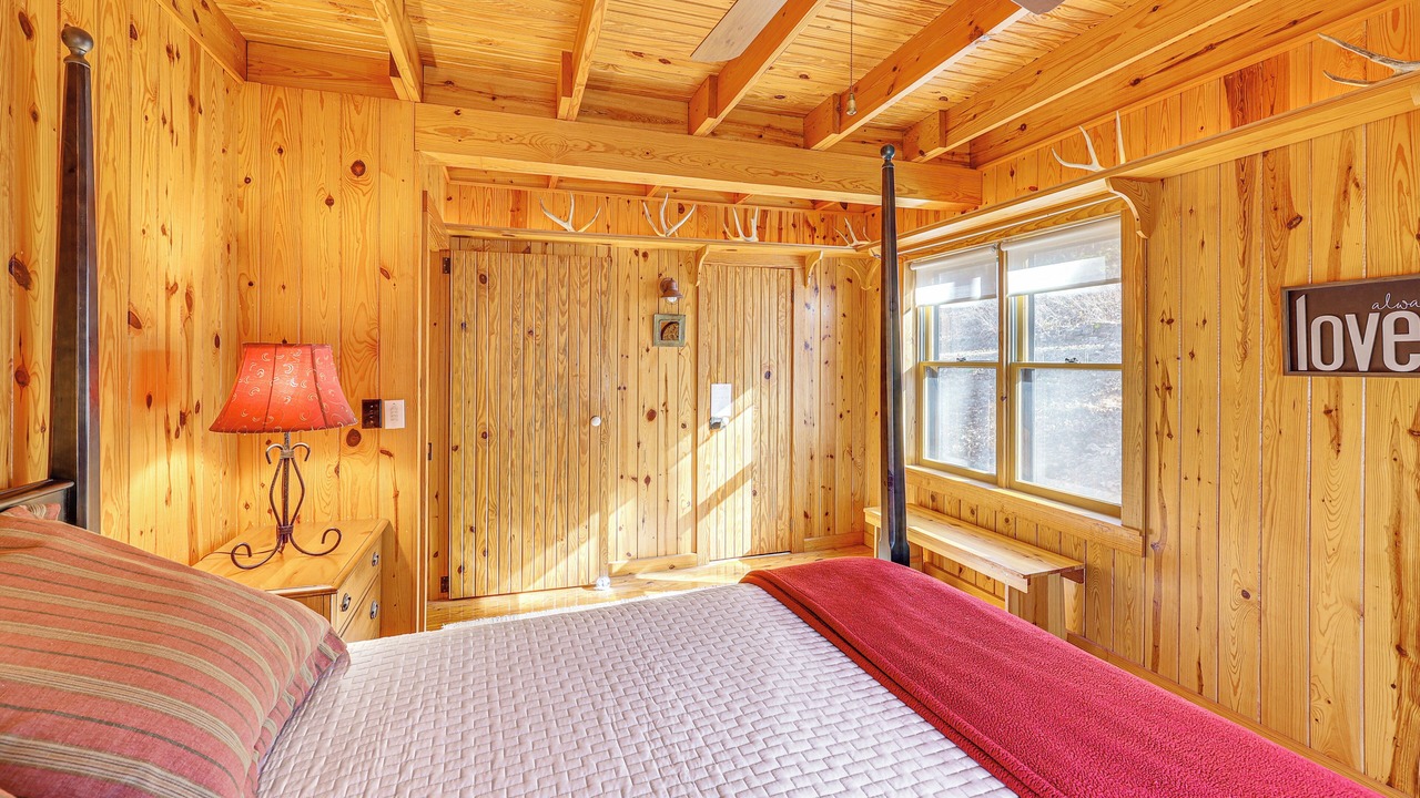 Photo of Bedroom in Tuskahoma