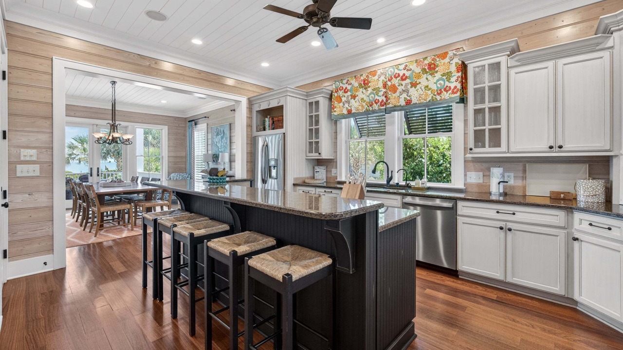 Photo of Kitchen in Debordieu Colony