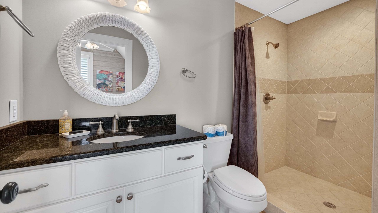 Photo of Bathroom in Debordieu Colony