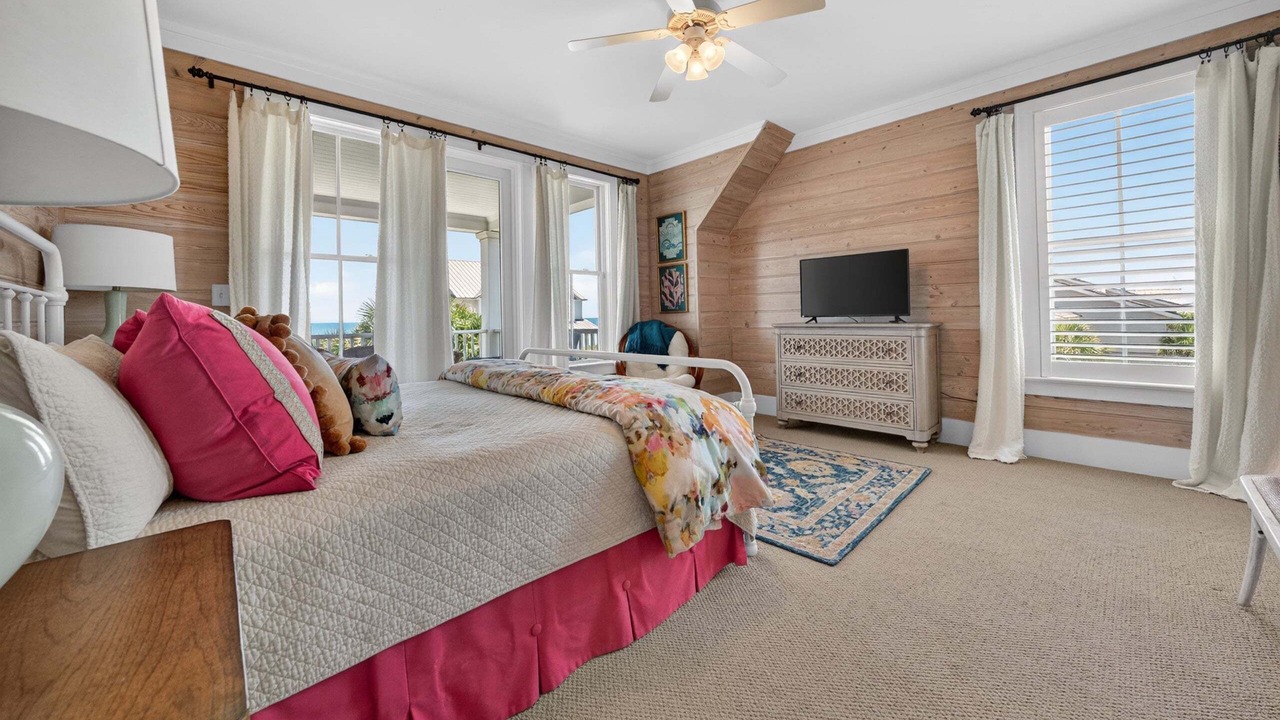 Photo of Bedroom in Debordieu Colony
