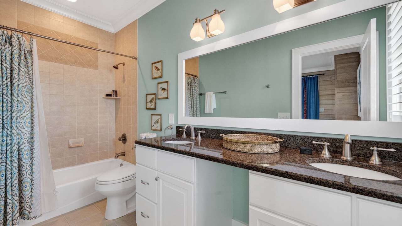 Photo of Bathroom in Debordieu Colony