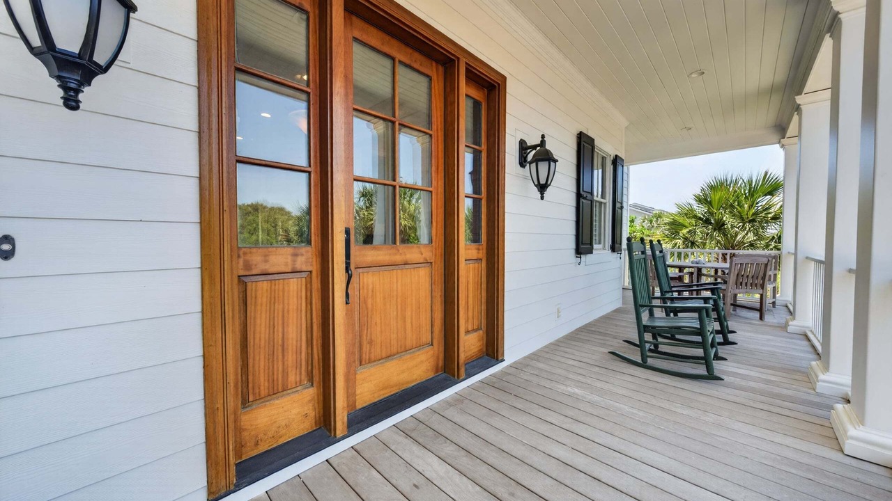 Photo of Patio Balcony in Debordieu Colony