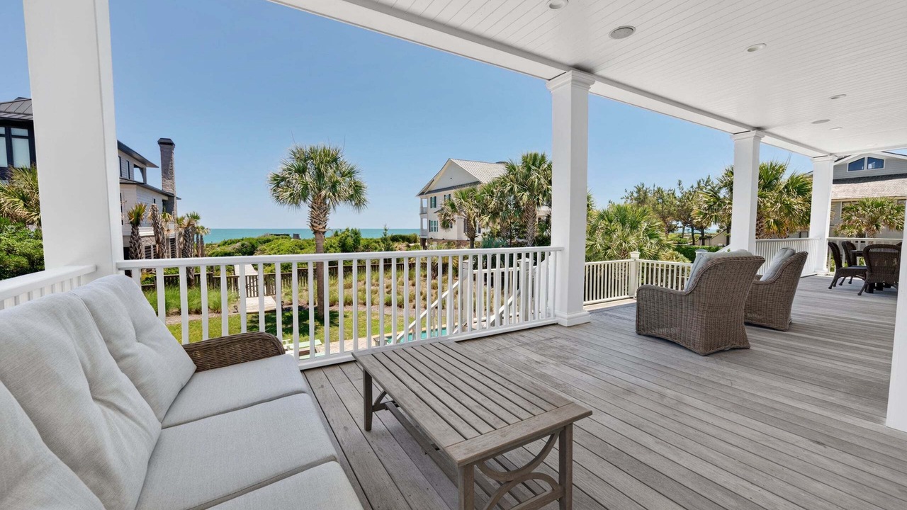 Photo of Patio Balcony in Debordieu Colony