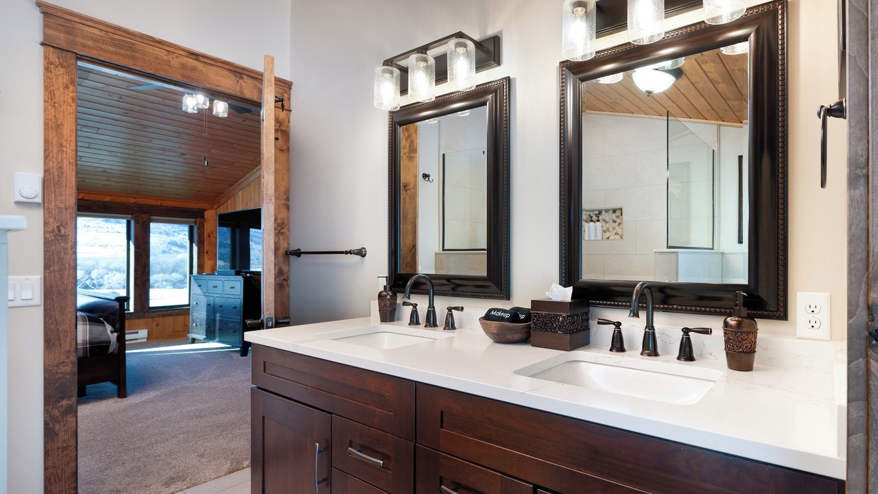 Photo of Bathroom in Emigrant
