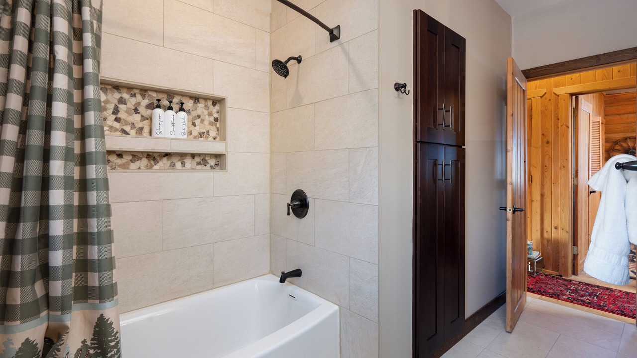 Photo of Bathroom in Emigrant