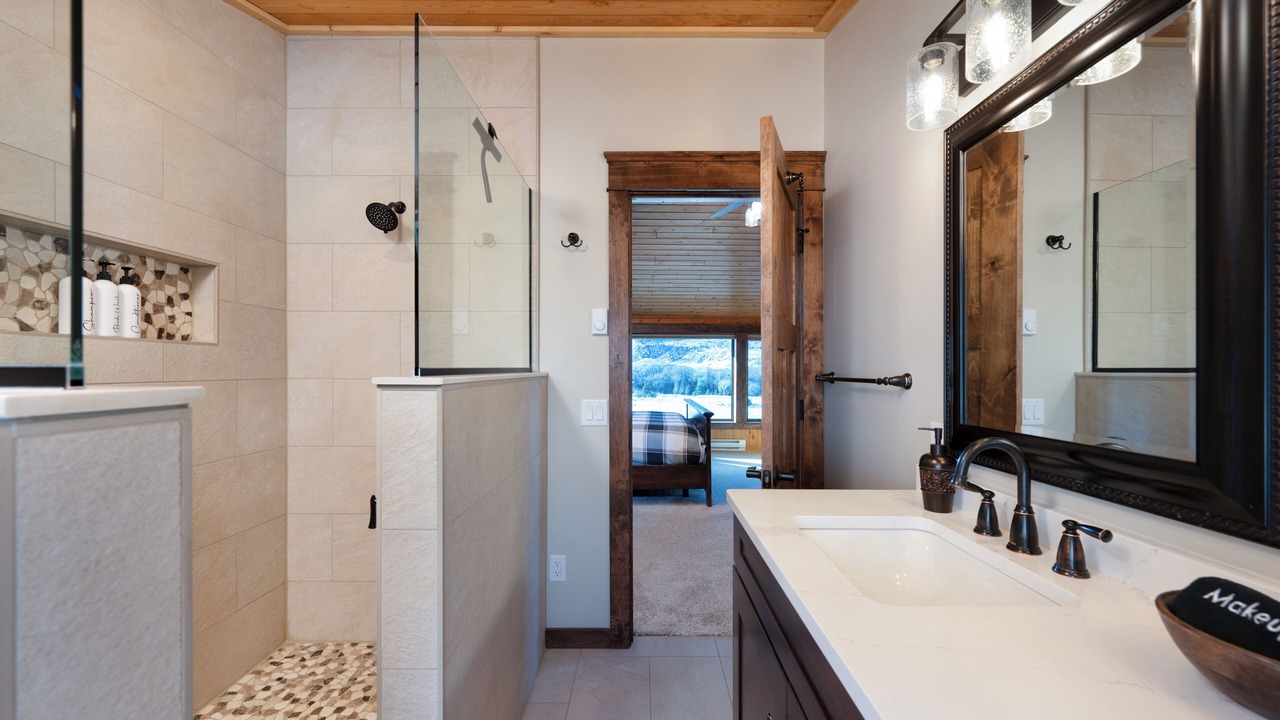 Photo of Bathroom in Emigrant