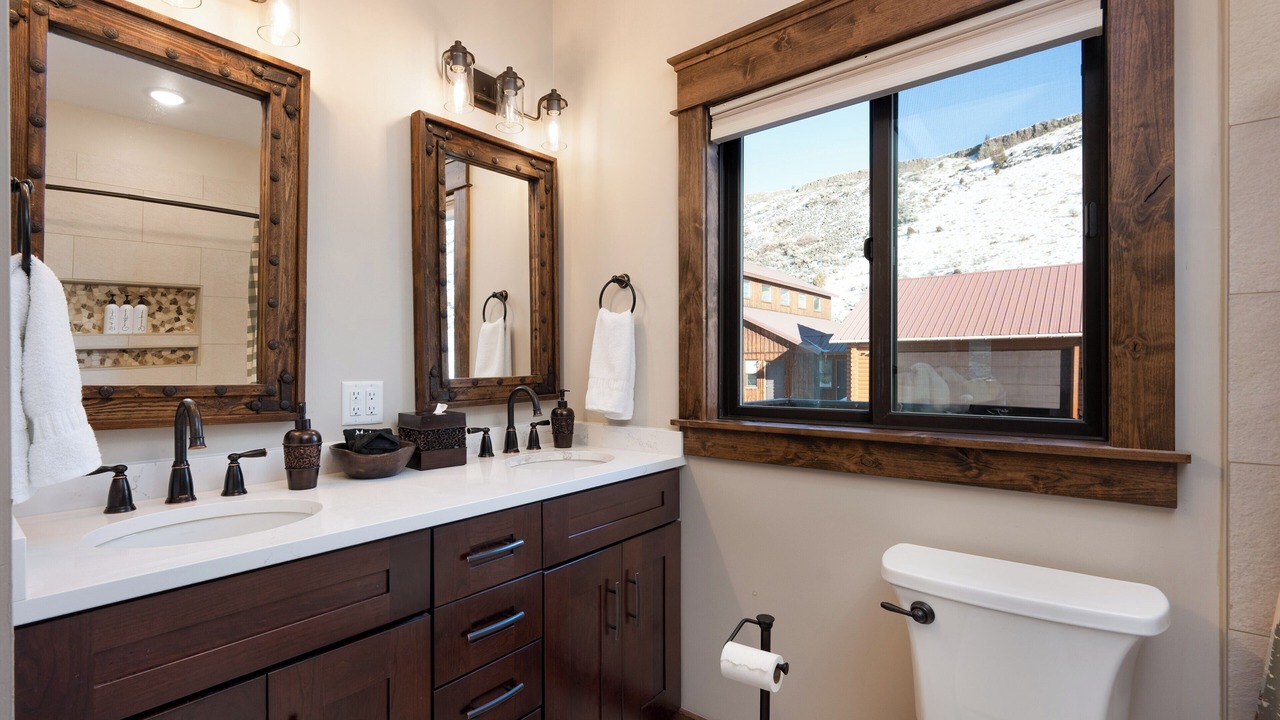 Photo of Bathroom in Emigrant