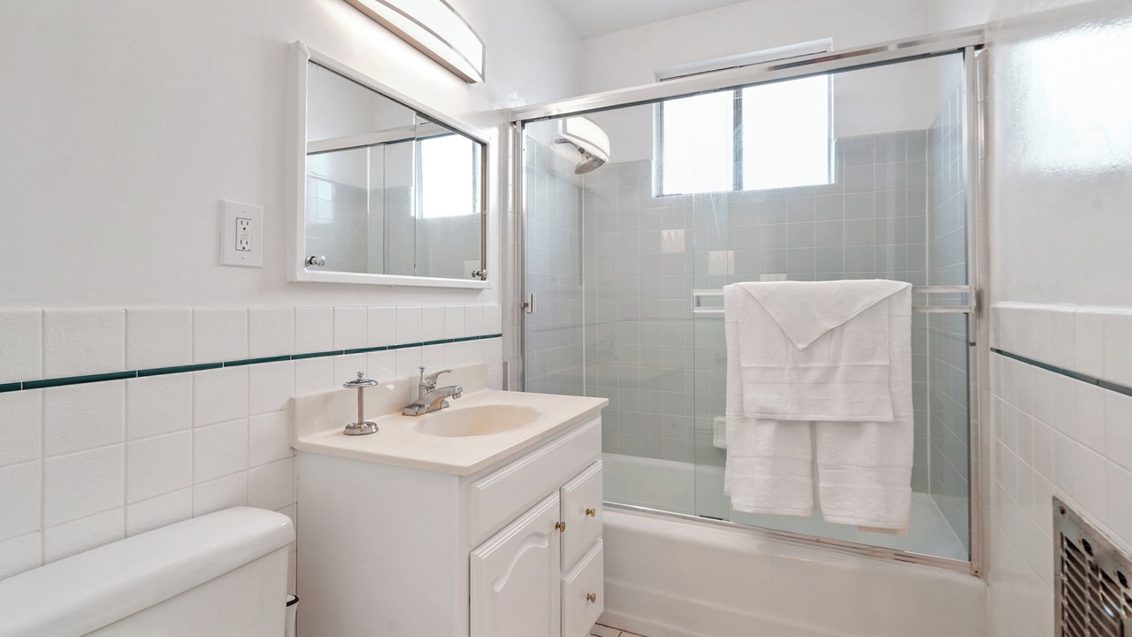 Photo of Bathroom in Mar Vista