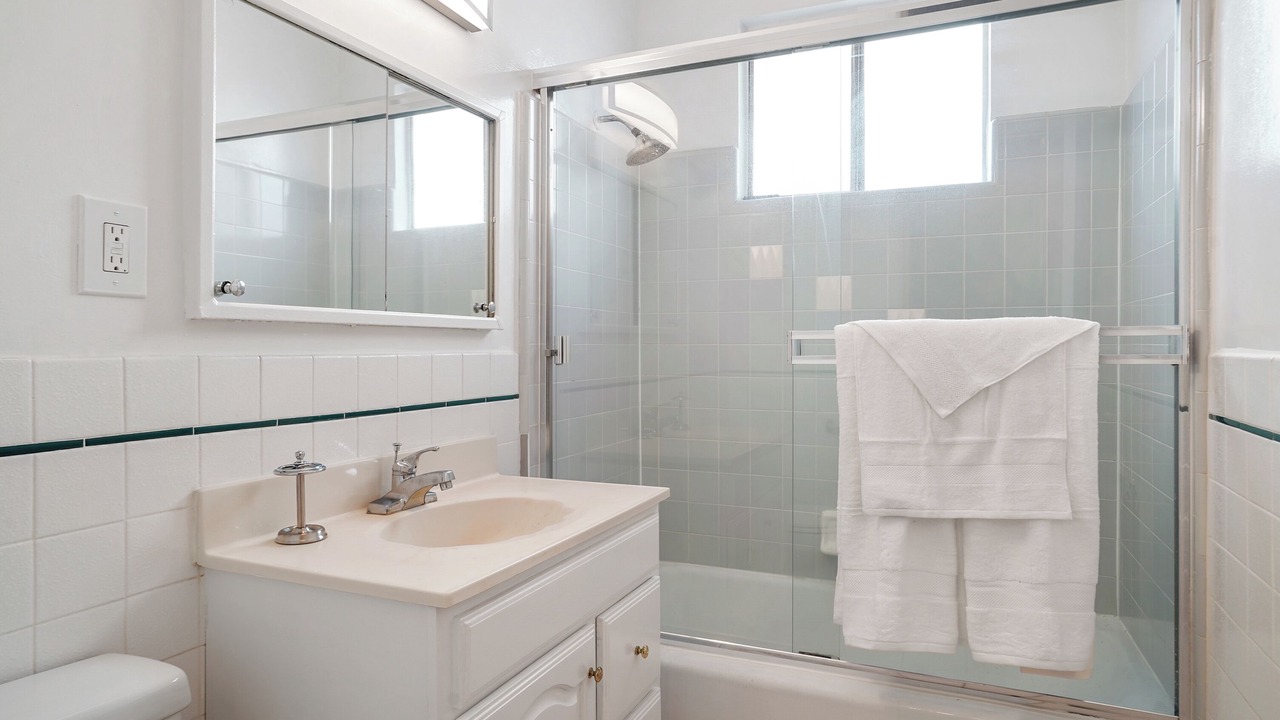 Photo of Bathroom in Mar Vista