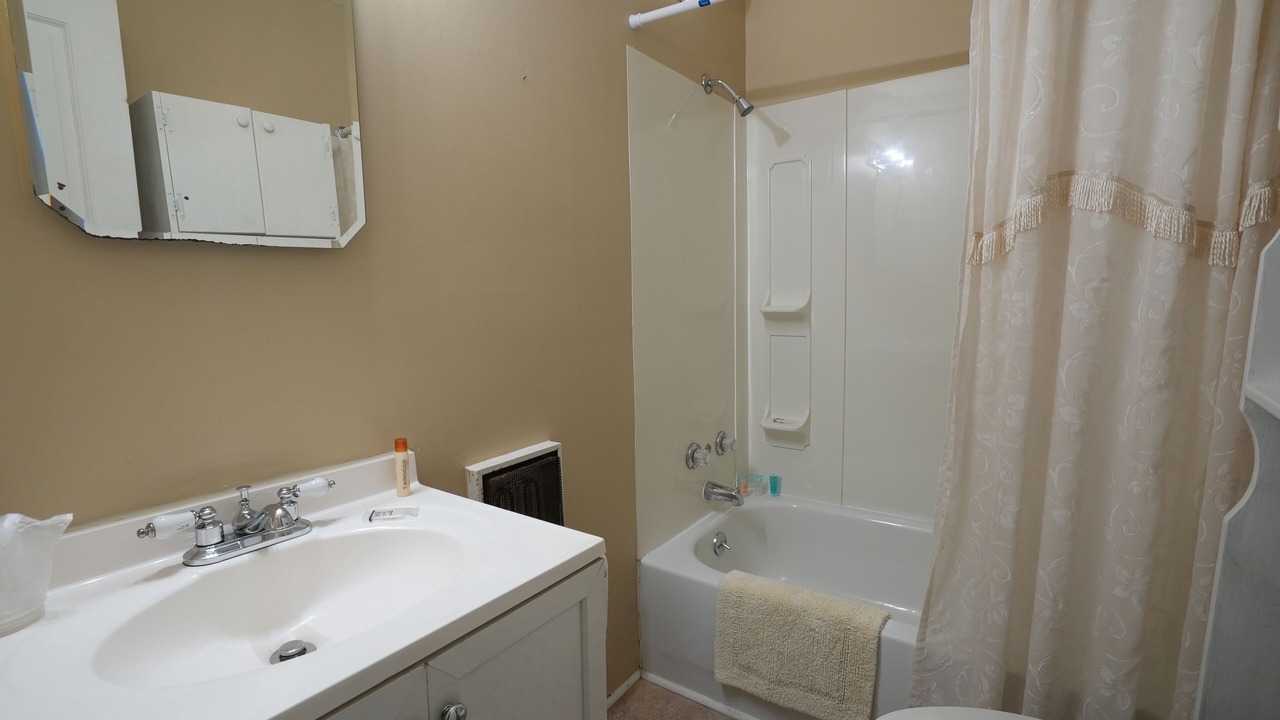Photo of Bathroom in Maysville