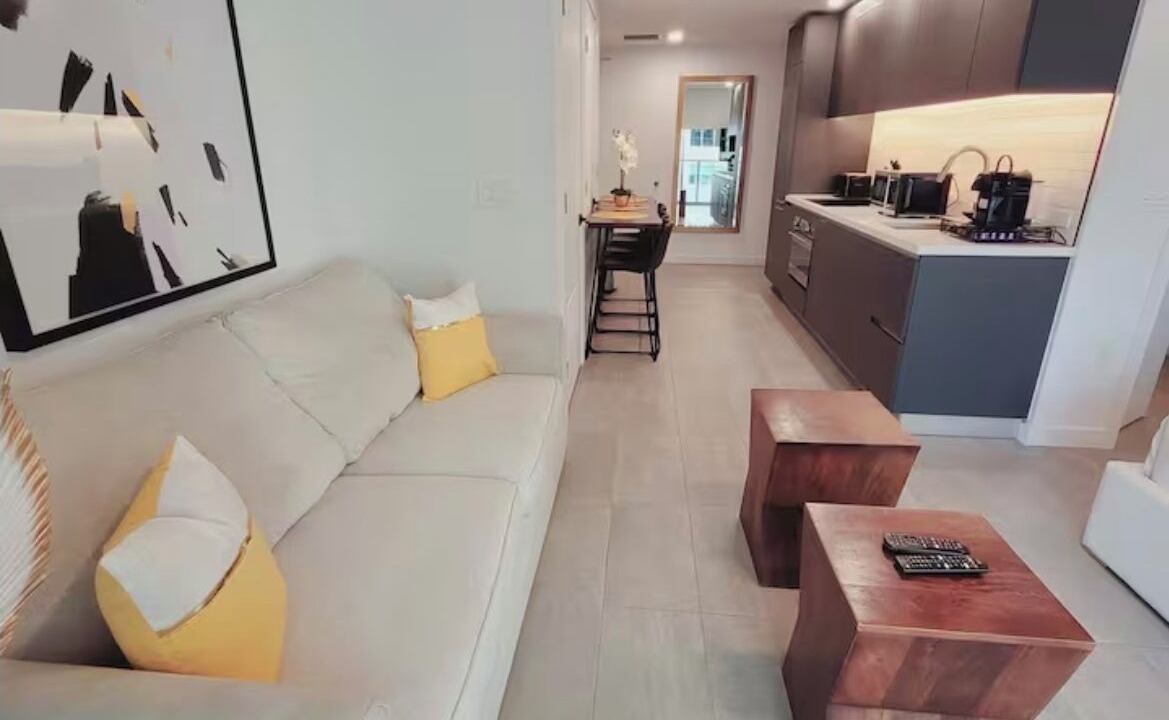 Photo of Livingroom in Euclid