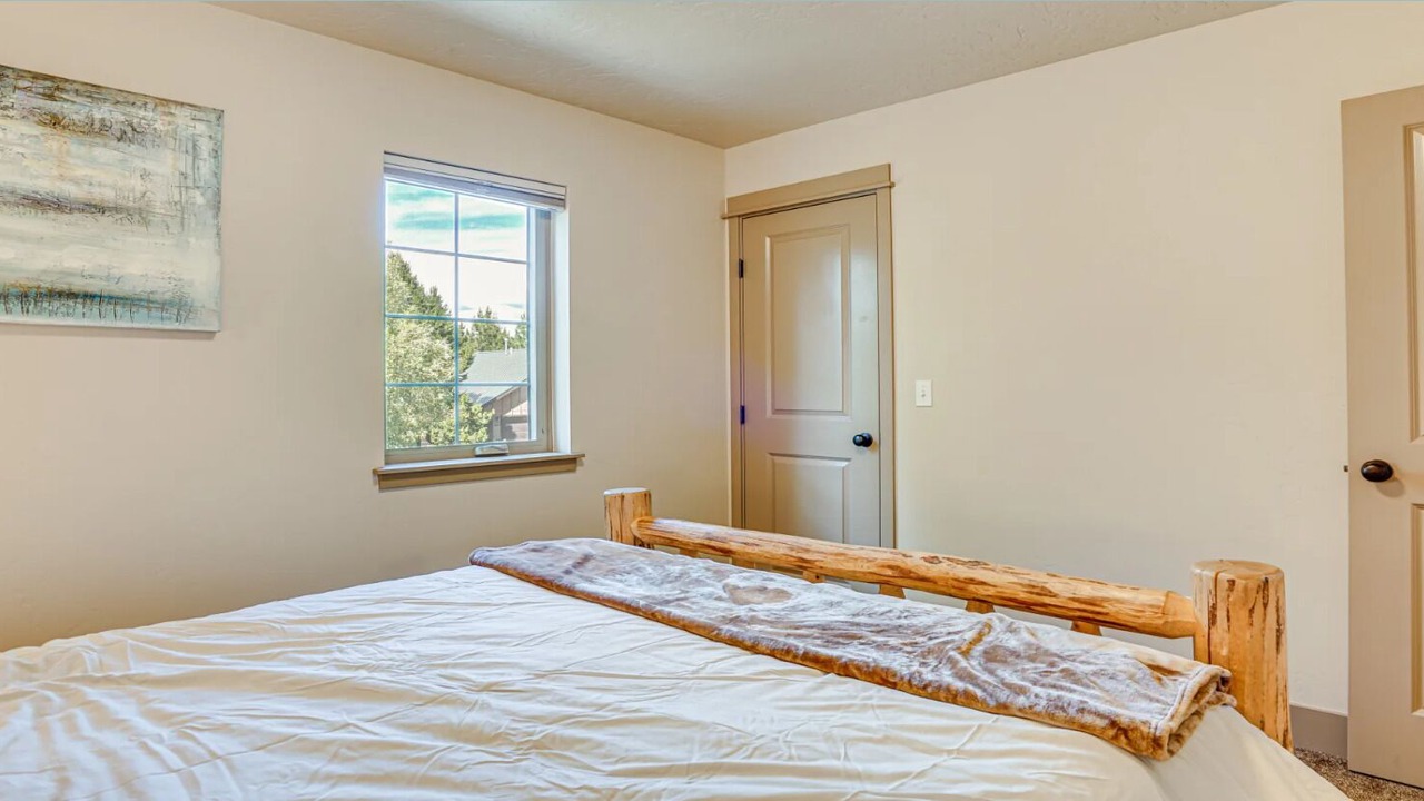 Photo of Bedroom in Tamarack Resort