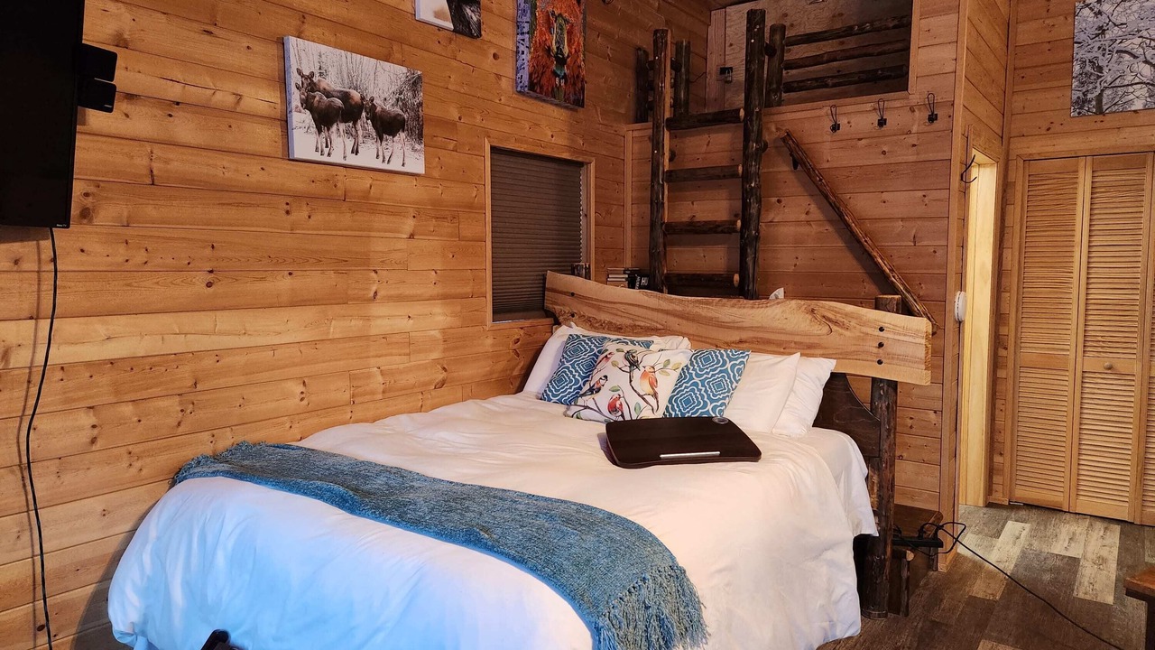 Photo of Bedroom in Fairbanks