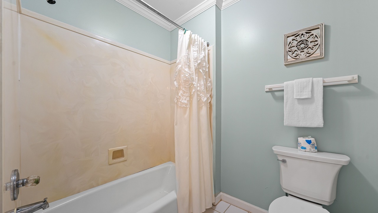 Photo of Bathroom in Audubon Place