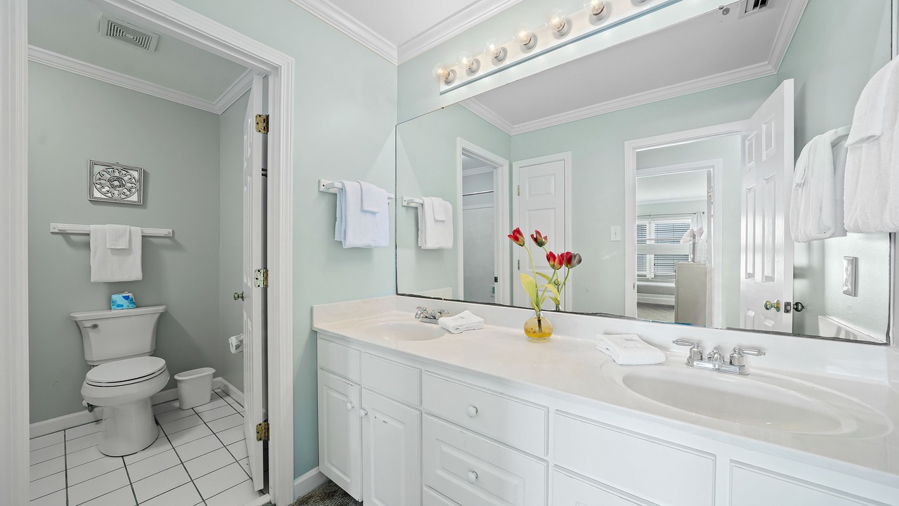 Photo of Bathroom in Audubon Place