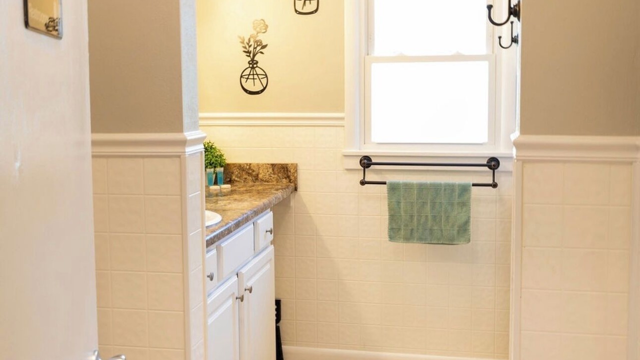 Photo of Bathroom in Corydon