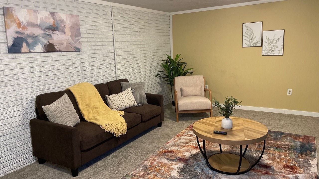 Photo of Livingroom in Ames
