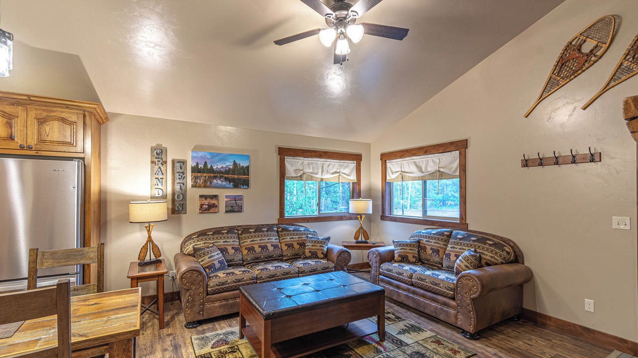 Photo of Livingroom in West Yellowstone