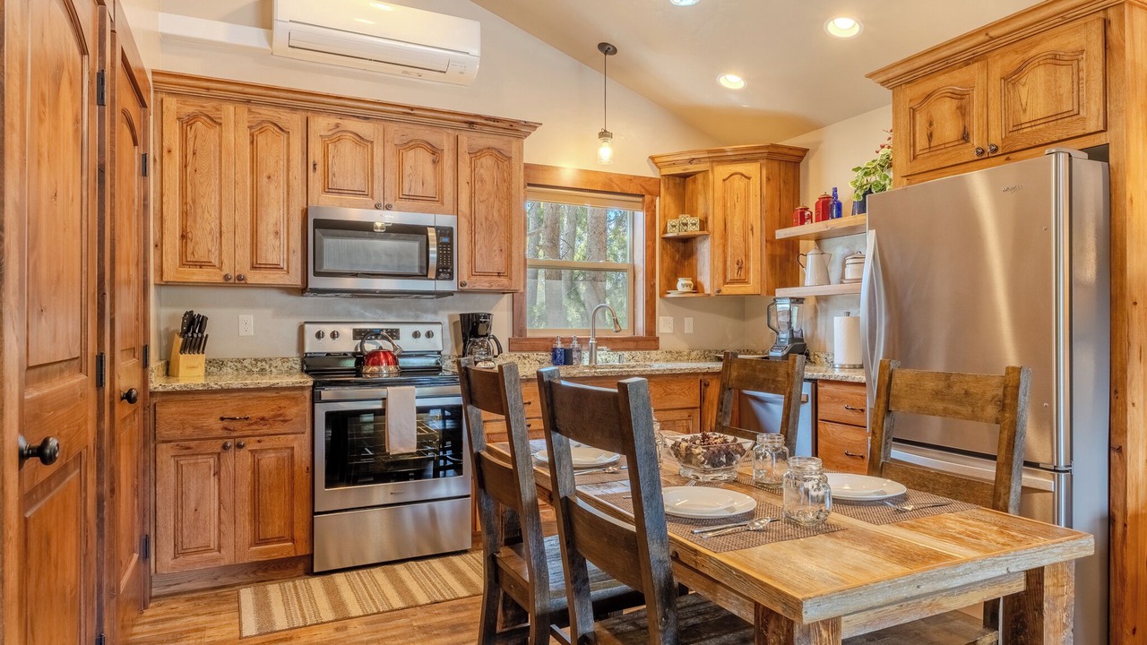 Photo of Kitchen in West Yellowstone