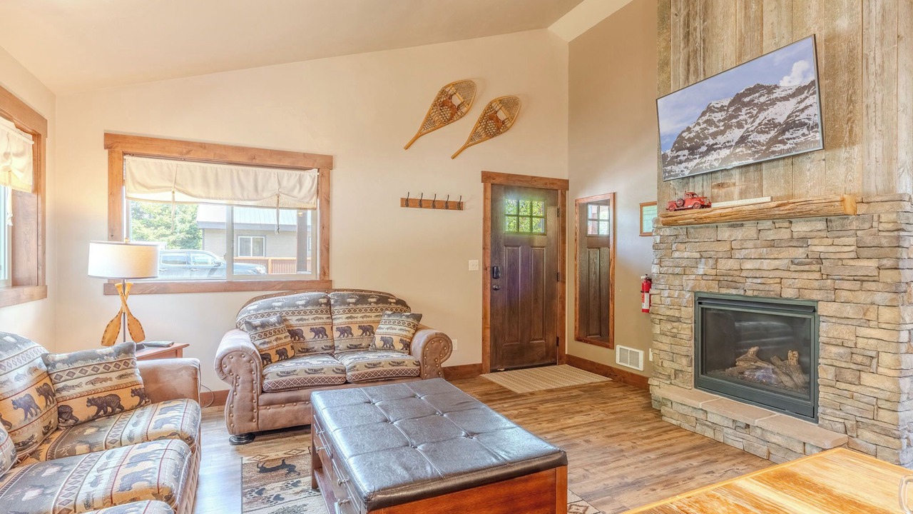 Photo of Livingroom in West Yellowstone