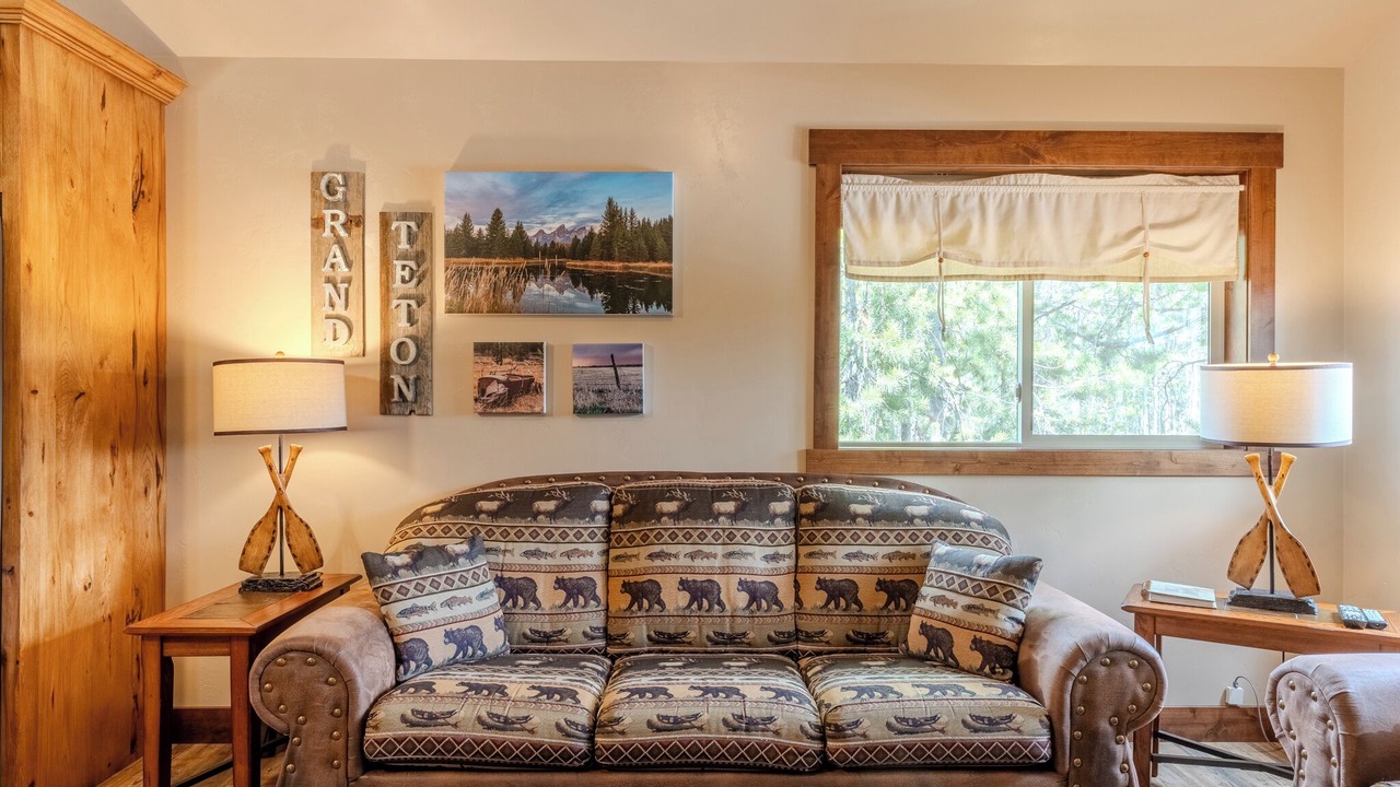 Photo of Livingroom in West Yellowstone