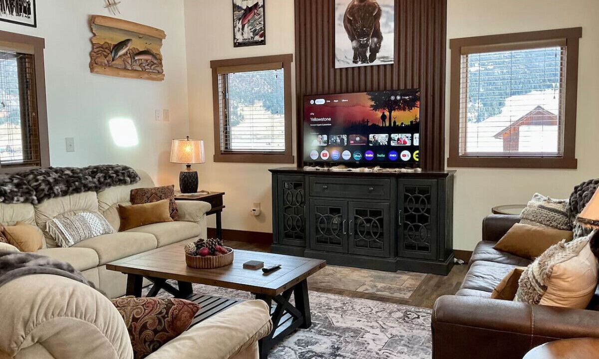 Photo of Livingroom in Gallatin Gateway