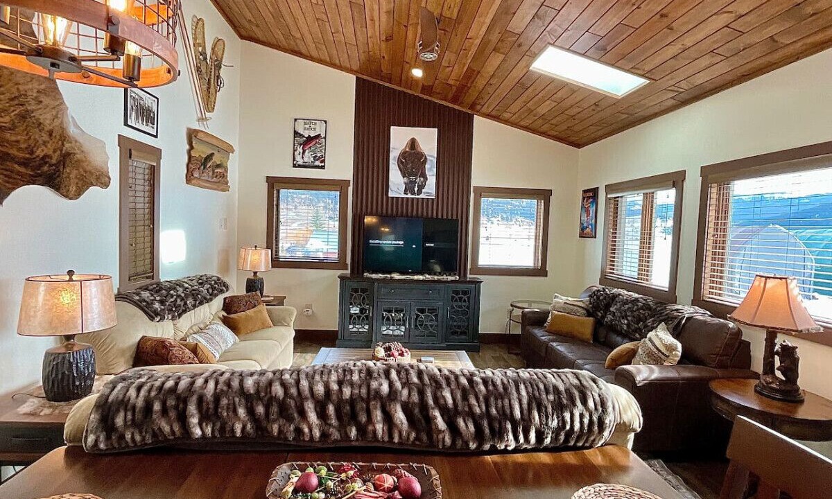 Photo of Livingroom in Gallatin Gateway