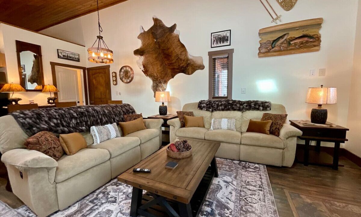 Photo of Livingroom in Gallatin Gateway