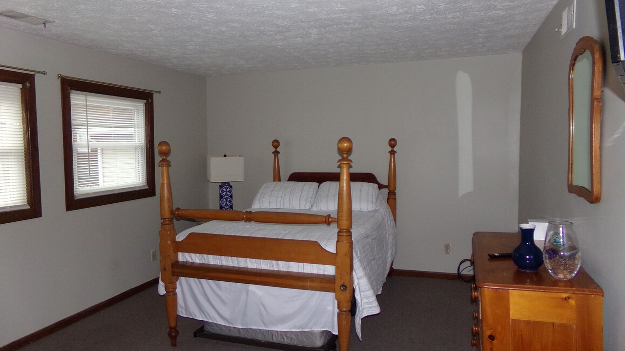 Photo of Bedroom in Maysville