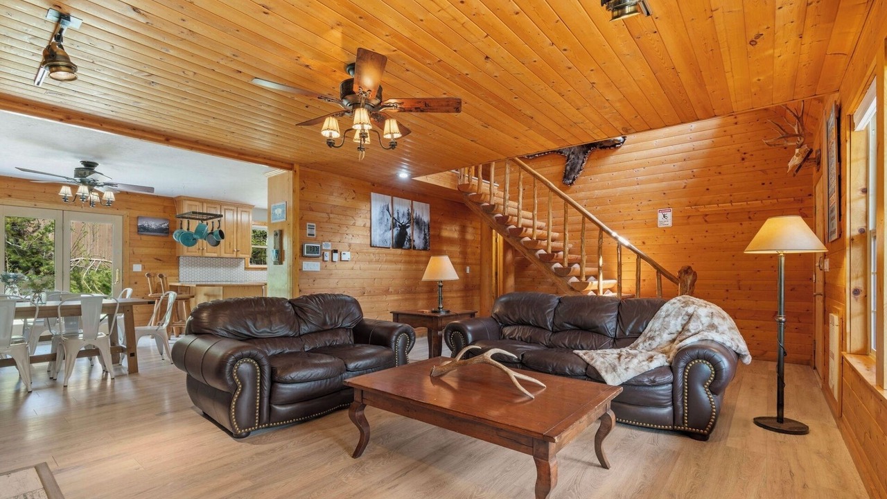 Photo of Livingroom in Alpine Northeast