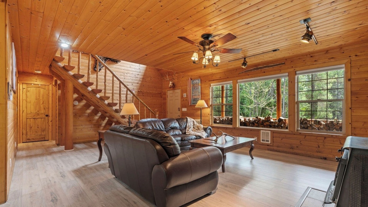 Photo of Livingroom in Alpine Northeast