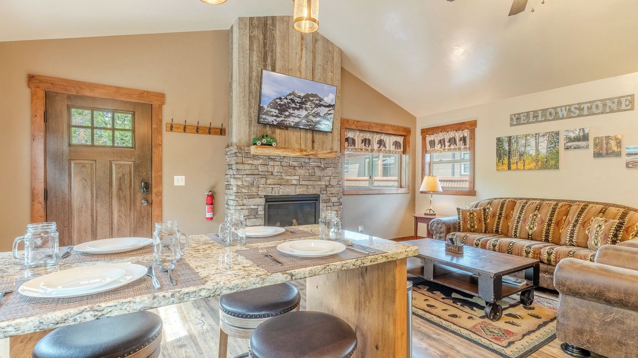 Photo of Livingroom in West Yellowstone