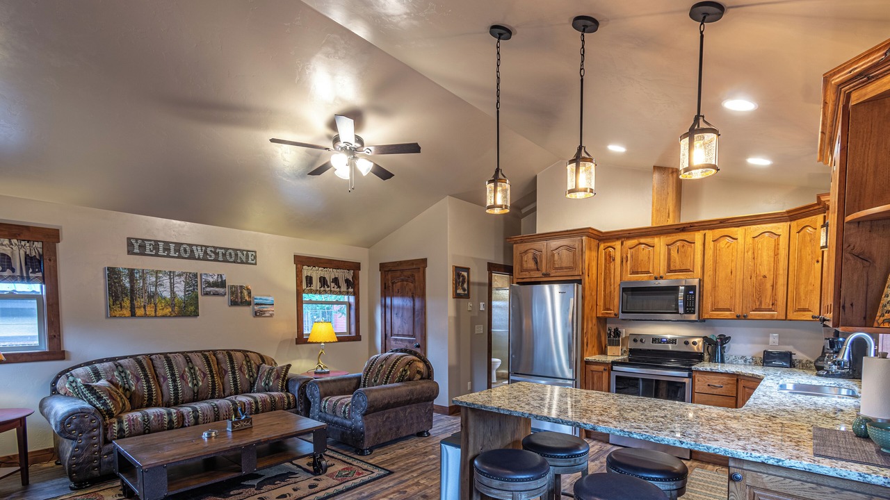 Photo of Livingroom in West Yellowstone