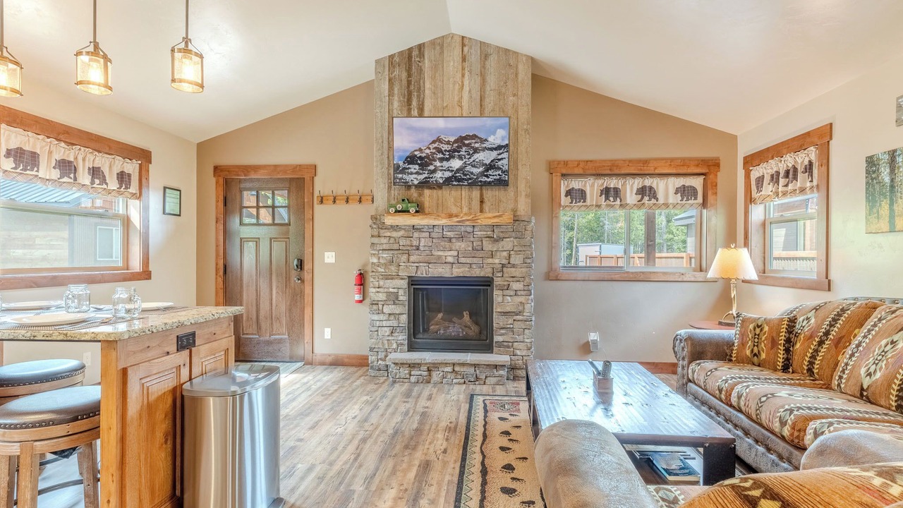Photo of Livingroom in West Yellowstone