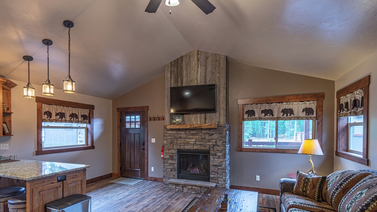 Photo of Livingroom in West Yellowstone