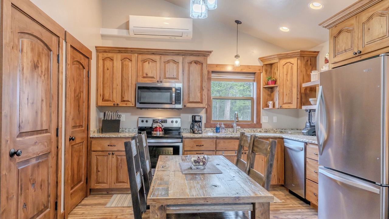 Photo of Kitchen in West Yellowstone