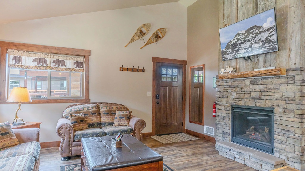 Photo of Livingroom in West Yellowstone
