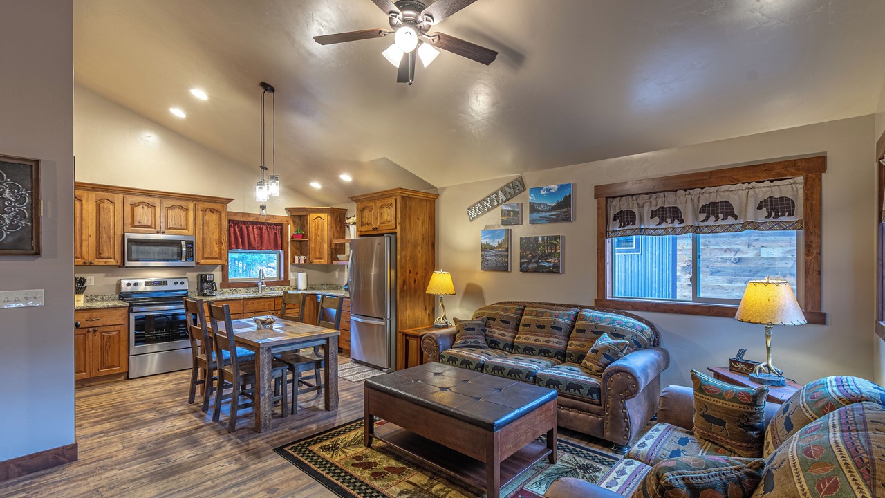 Photo of Livingroom in West Yellowstone