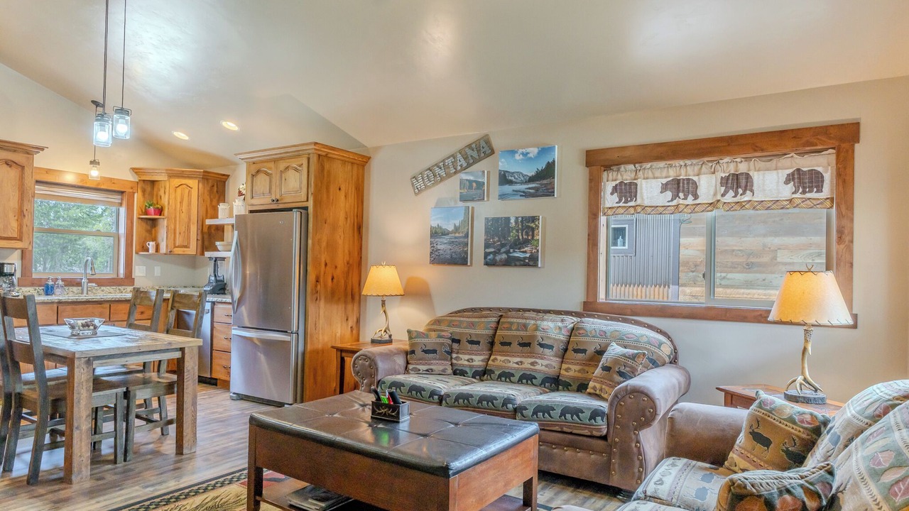 Photo of Livingroom in West Yellowstone